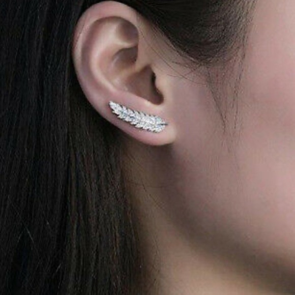 NEW 18k gold plated featherStud Earrings - Picture 2 of 2